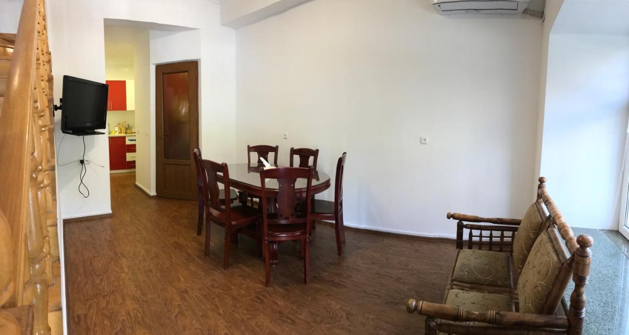 Apartment By Family Hotel Єреван Екстер'єр фото